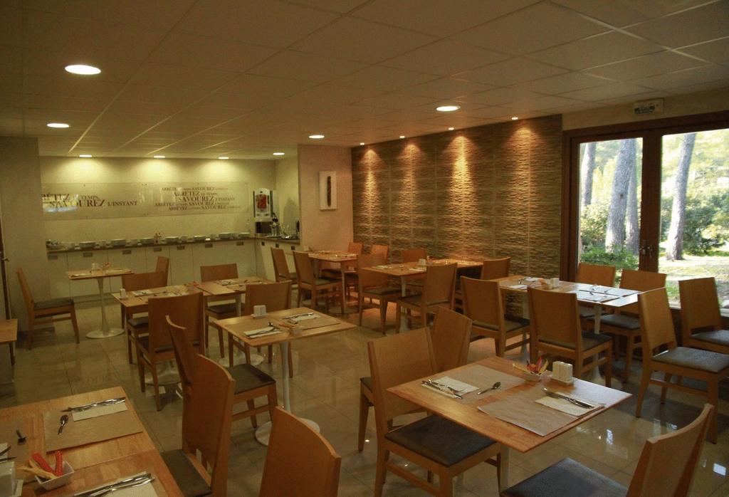Kyriad Montpellier Nord Parc Euromedecine Saint-Clément Екстериор снимка