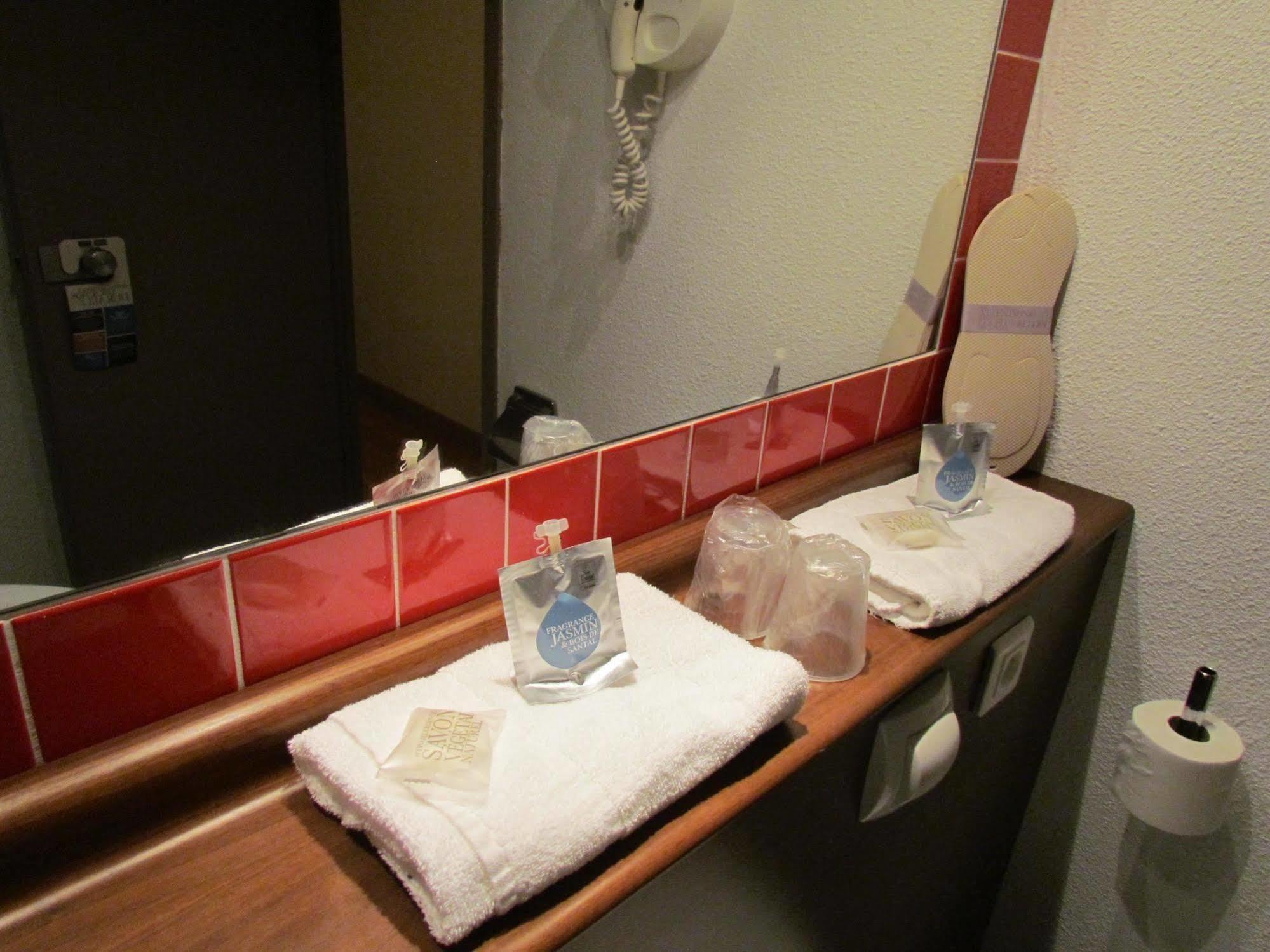 Kyriad Montpellier Nord Parc Euromedecine Saint-Clément Екстериор снимка